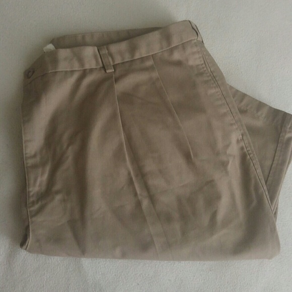 Men's Dress pants / Khakis - Picture 1 of 5